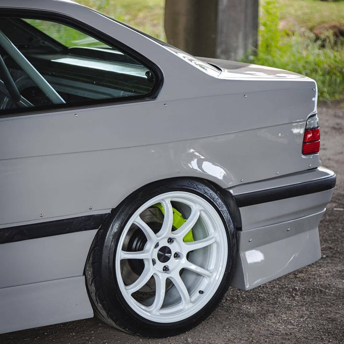 BMW E36 COUPE OVERFENDERS FRONT & REAR - CLIQTUNING