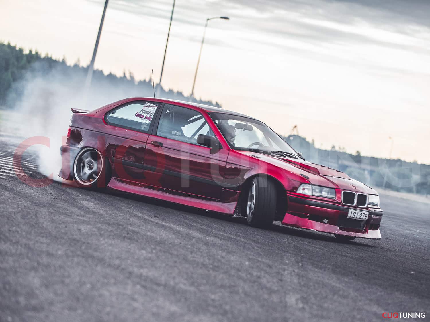 BMW E36 COUPE FRONT OVERFENDERS - CLIQTUNING
